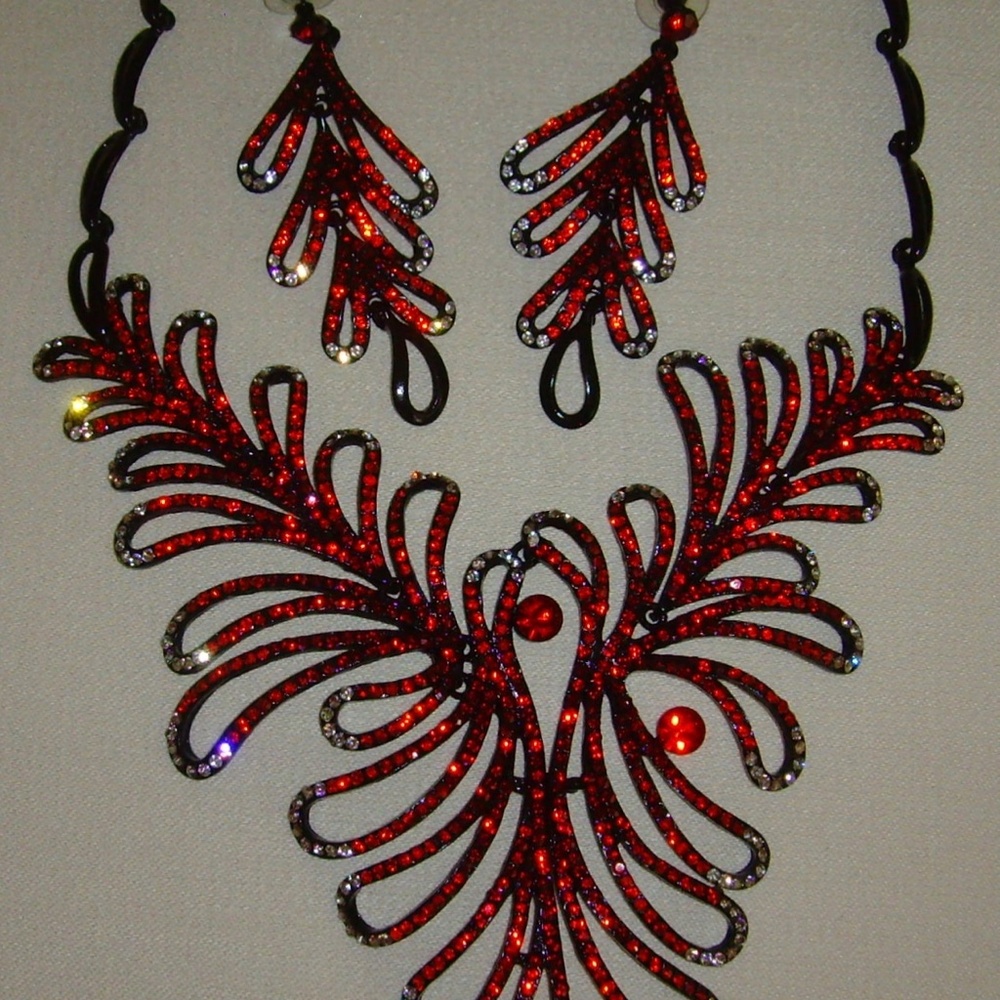 Rhinestone and Black Japanned Necklace and Earring - Picture 3 of 16